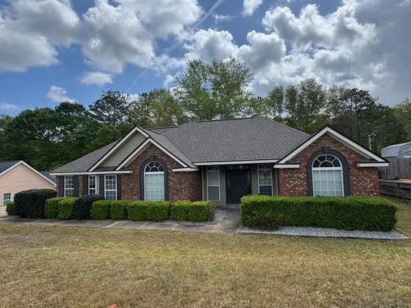 11 Clayton Ct, Phenix City, AL 36869