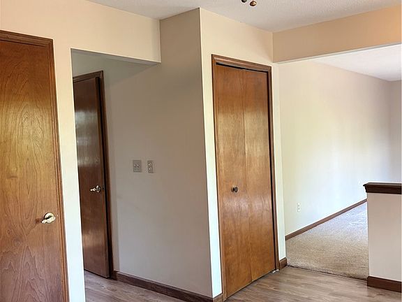 4th image of 1154 Waterbury Dr