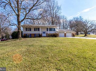 5001 Fleming Dr, Annandale, VA 22003