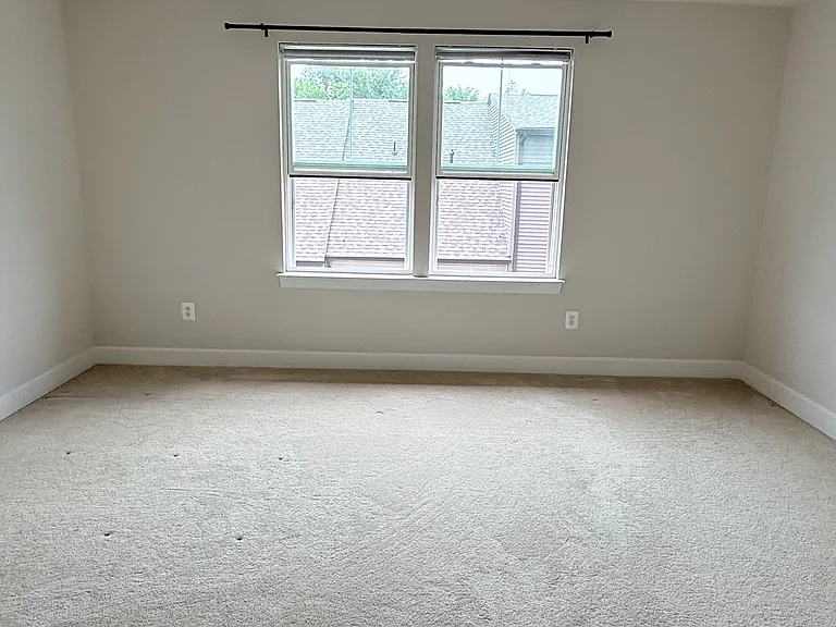 3511 Carnaby St — Photo 23