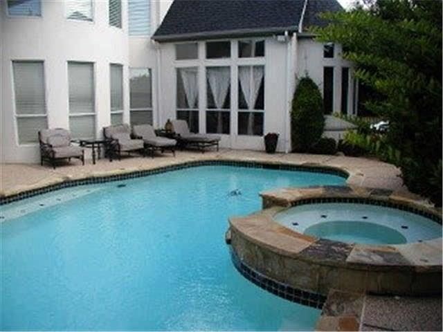 2nd image of 6405 Vicki Ln
