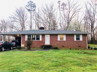 3083 Plank Rd, Robbins, NC 27325