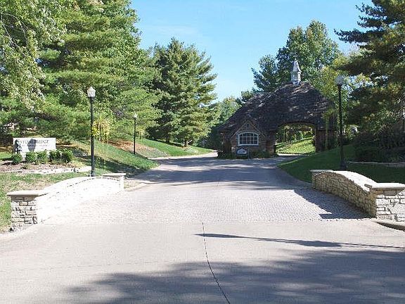 2nd image of 112 Bristol Park Ln