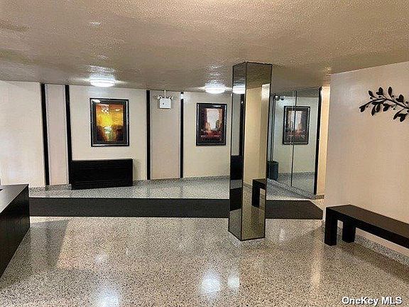 4th image of 2949 137th St APT 6L