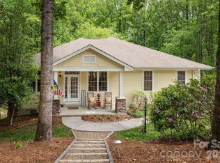 113 Chancery Ct, Flat Rock, NC 28731
