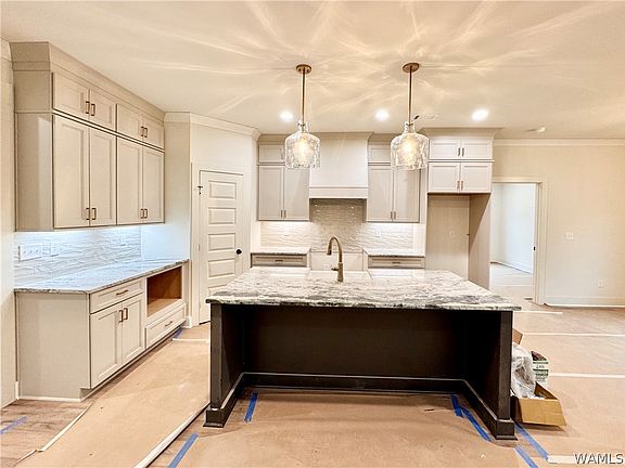 5th image of 9595 Crete Cir