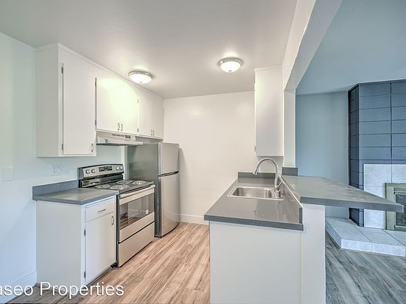 5th image of 10 Shelley Dr APT 9