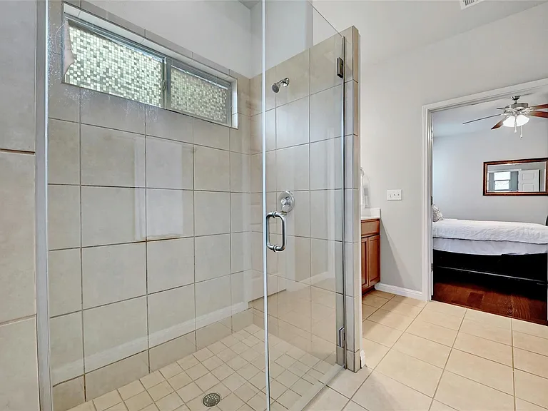 912 Sleepy Dell Ln — Photo 17