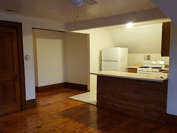 2nd image of 434 Oxford St Unit 5