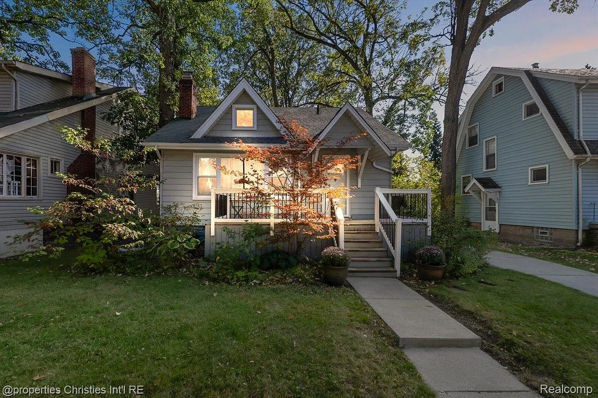 300 Wordsworth St photo 1