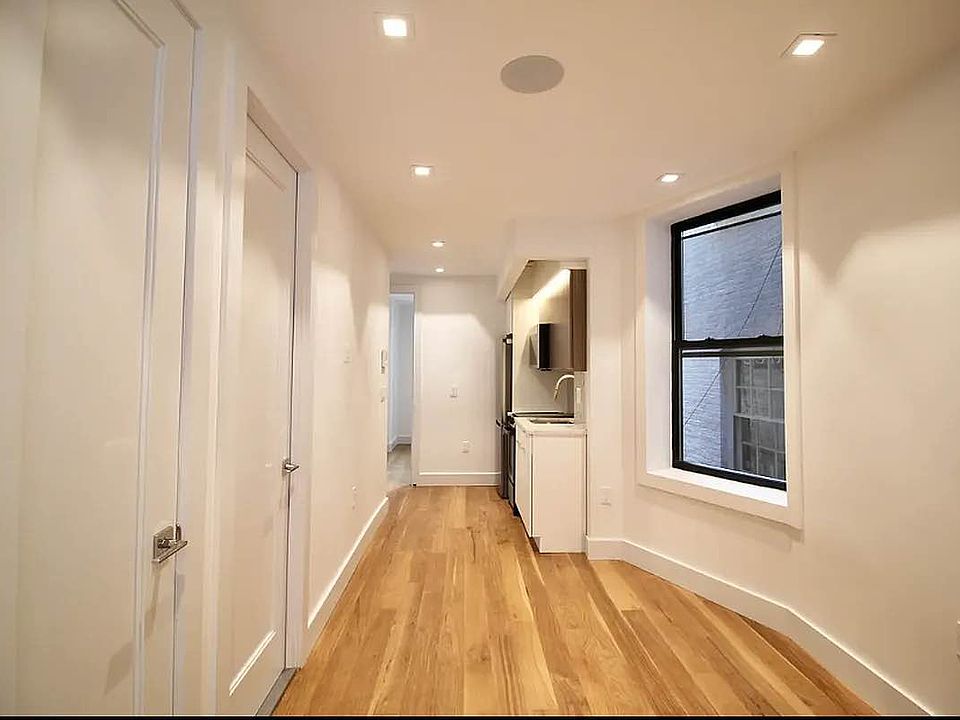 1st image of 223 E 96th St #5B