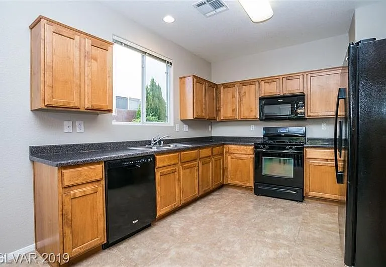 1142 Village Crossing Ln — Photo 5