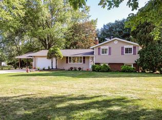 4852 Lovers Ln, Ravenna, OH 44266