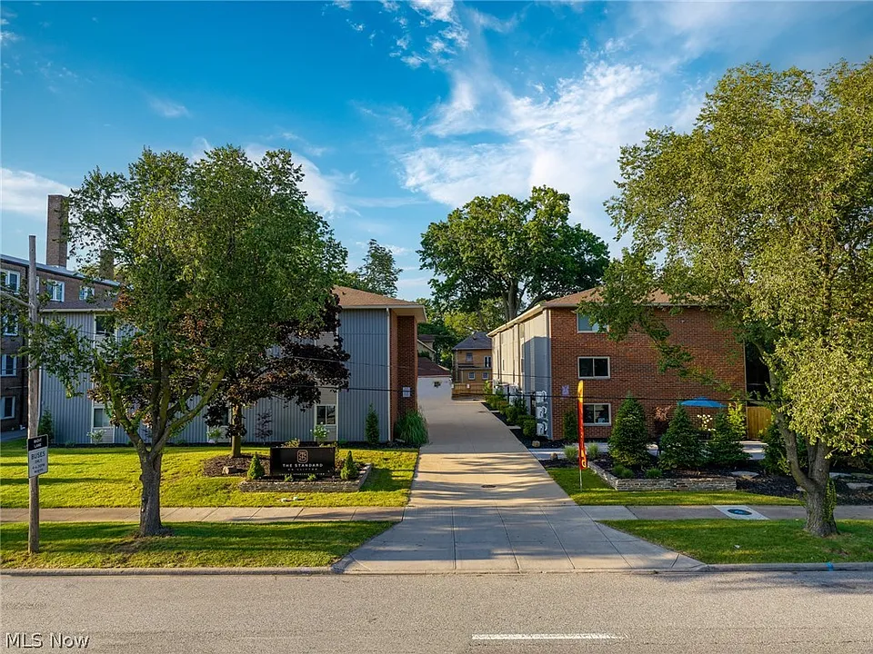 10526 Clifton Blvd #203