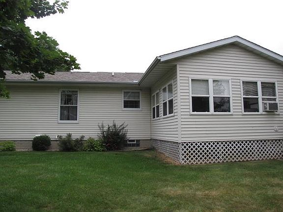 2nd image of 840 Hanford St
