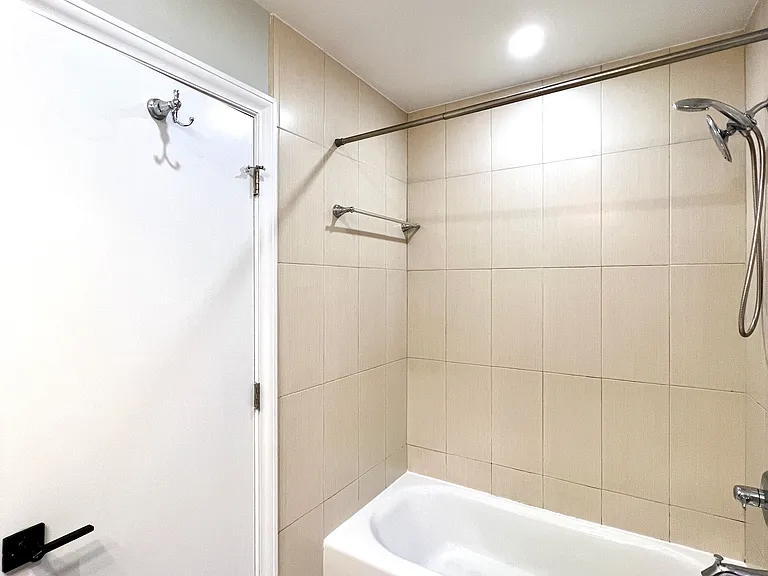 573 Vanderbilt Ave #3B — Photo 5