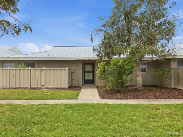 11562 W Bayshore Dr, Crystal River, FL 34429