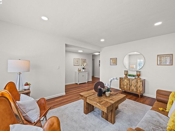 5th image of 6161 Broadway Ave