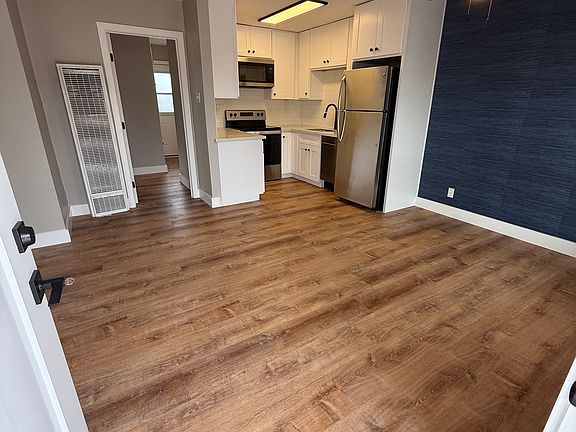 4th image of 22246 Peralta St