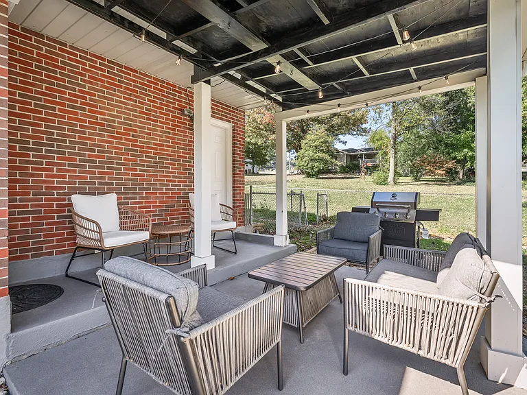 522 Ross Ln — Photo 25