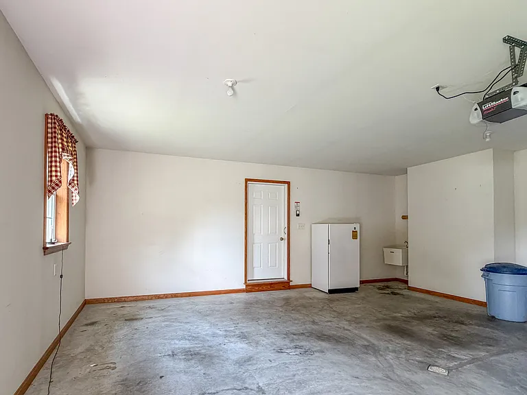 1387 Sheep Hill Rd — Photo 29