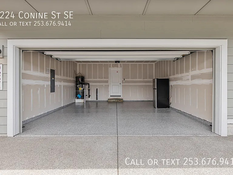 9224 Conine St SE — Photo 28