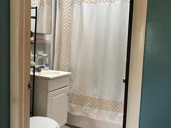 5th image of 2037 Stanwood St
