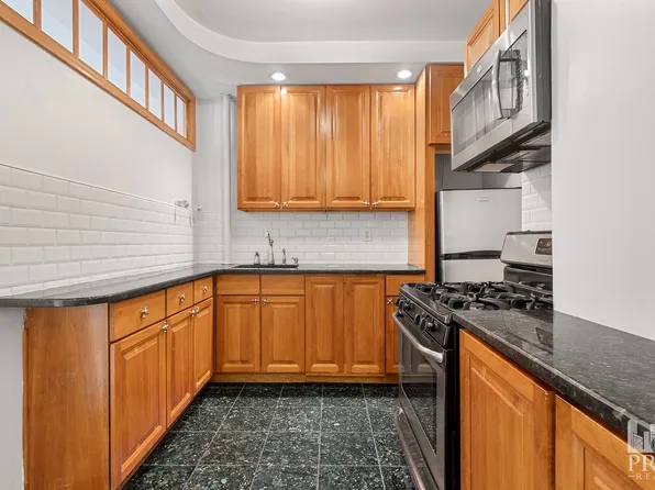 418 East 9th Street image 1 of 12