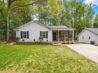 6115 Cora St, Charlotte, NC 28216