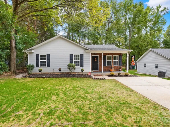 6115 Cora St, Charlotte, NC 28216