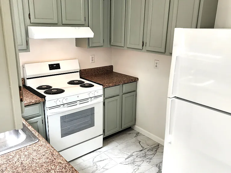 111 Wooddale St #111 — Photo 2