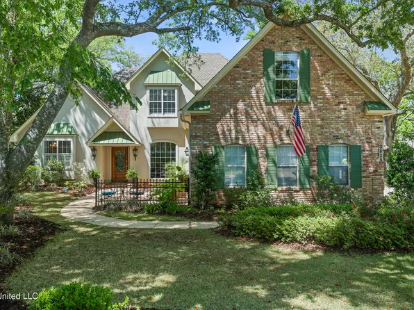 3823 Versailles Ct, Ocean Springs, MS 39564