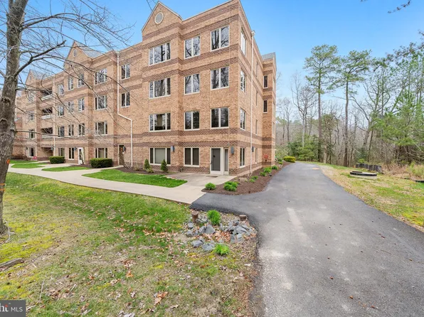 23140 Cobblestone Ln APT 101, California, MD 20619