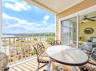 1217 Graves Harbor Trl APT 122, Huddleston, VA 24104