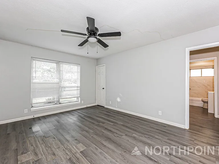 2814 Sequoia Ln — Photo 4