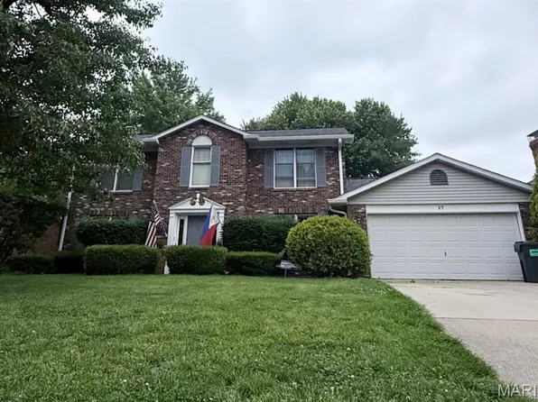 17 Pebble Hill Dr, Belleville, IL 62223