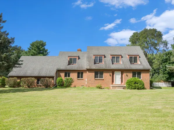 5272 Salzburg Ct, Ann Arbor, MI 48103