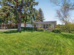 31 Barlyn Ave, Ottawa, ON K2E 5E2