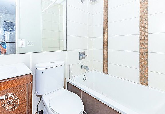 3rd image of 828 Saint Johns Pl #8V