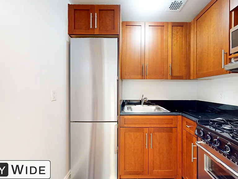 1661 York Ave #3A — Photo 4
