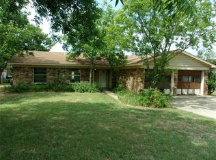 214 Vista Dr, Granbury, TX 76049