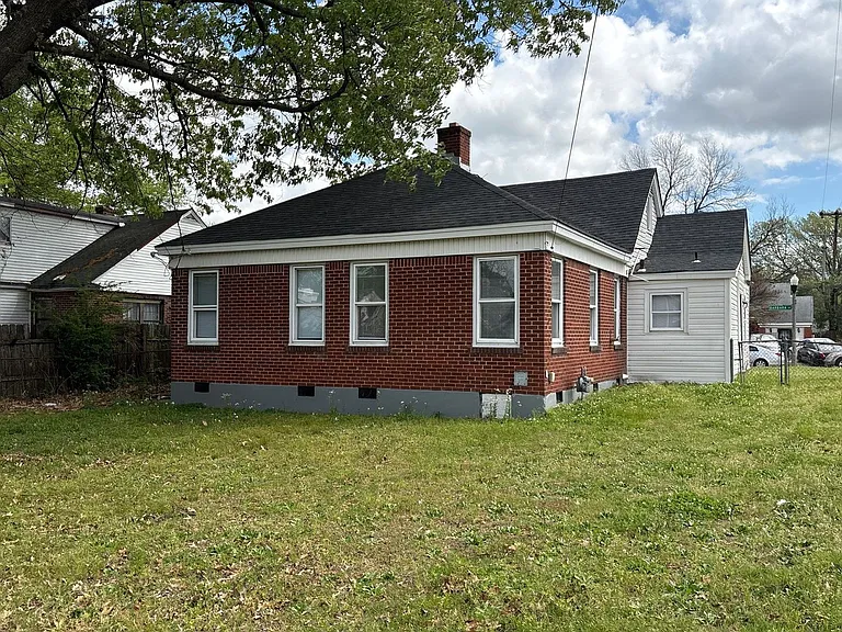 919 Barbara Dr — Photo 3