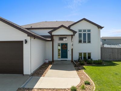 73 Olive Tree Cir NE, Minot, ND, 58703