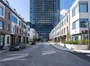 7895 Jane St #2217, Vaughan, ON L4K 0K2
