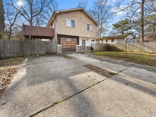 90 Patchogue Avenue, Mastic, NY 11950