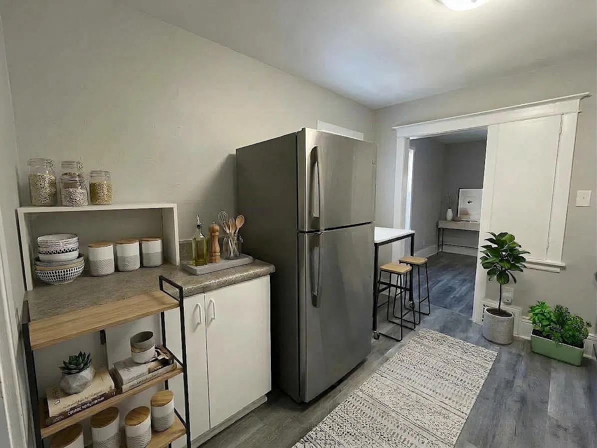 1518 Barton Street East Hamilton — Photo 4