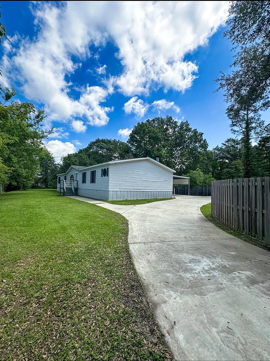 Building Photo - 2824 W Gloria Switch Rd #C