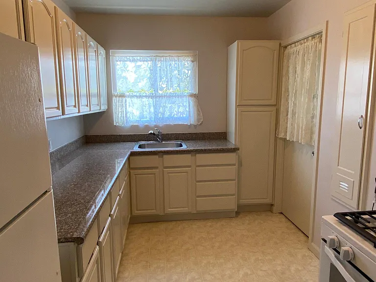 511 Bancroft Ave #5 — Photo 10