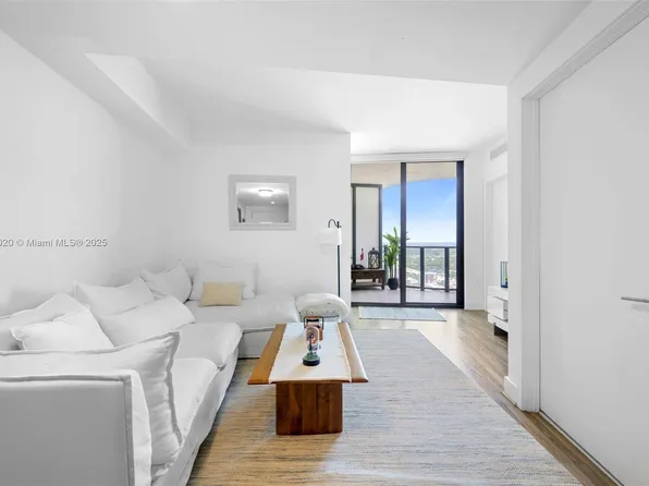 121 NE 34th St Unit 3014, Miami, FL 33137