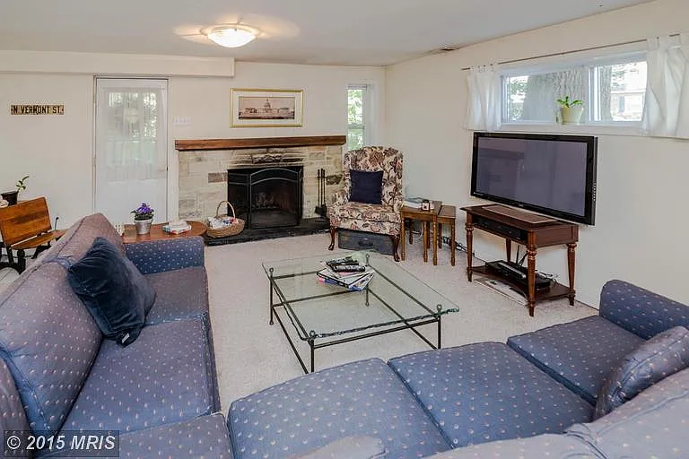 2 bed, 1100 sqft, $2,400 — Photo 1